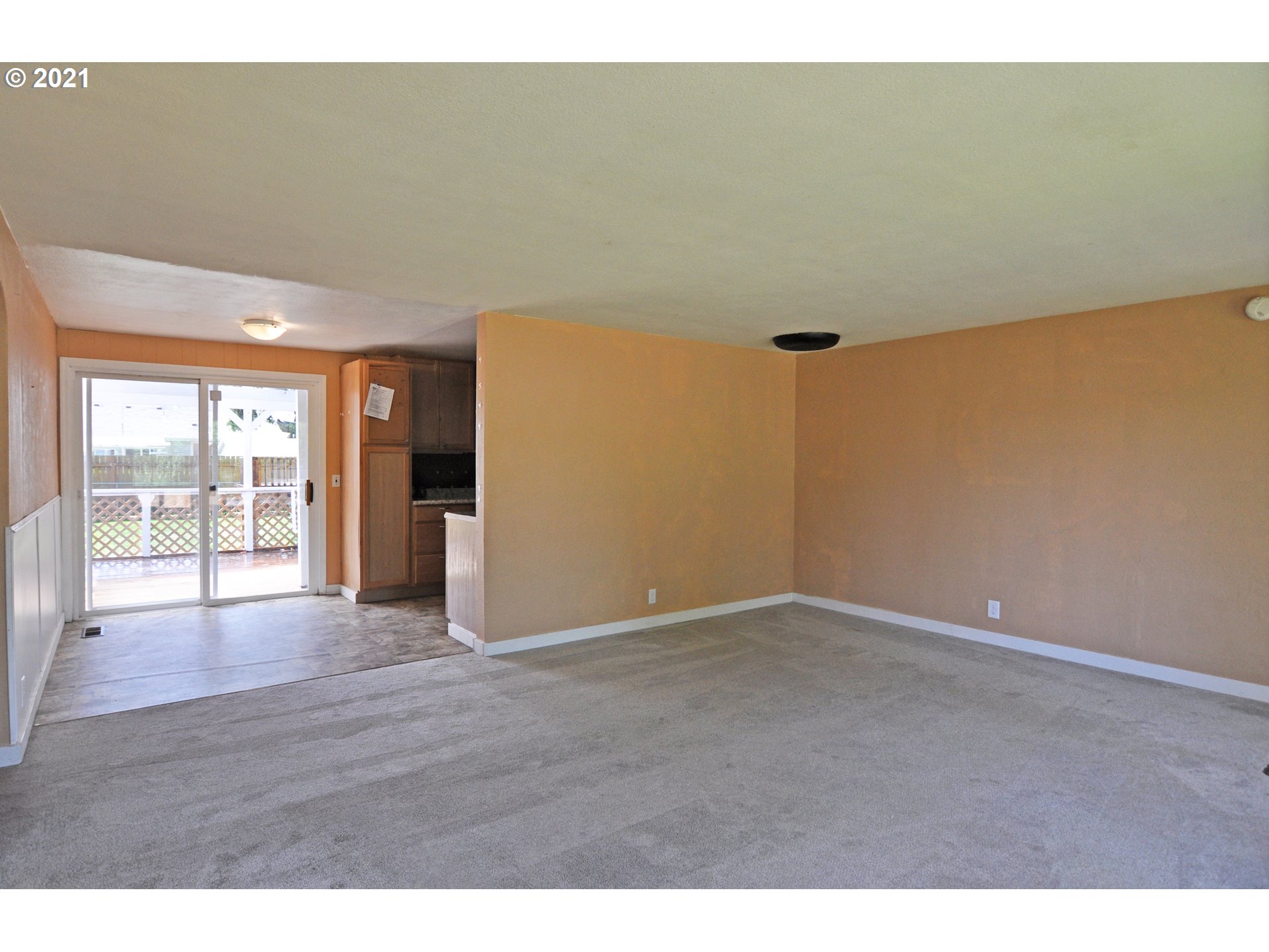 1933 I Street Springfield, OR 97477 - Photo 3 of 23