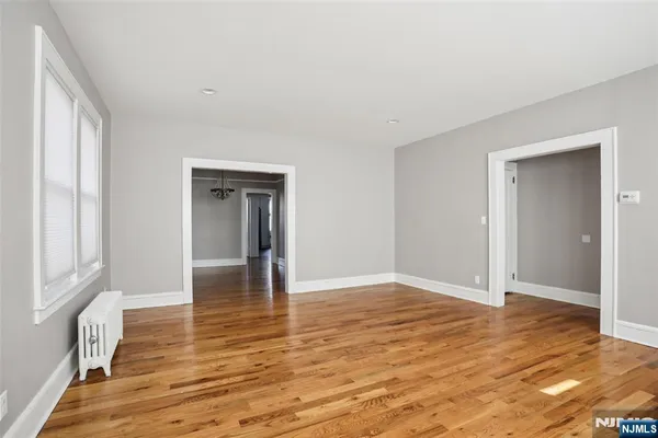 $3,200 | 105 Livingston Avenue, Unit 1, Lyndhurst, NJ 07071