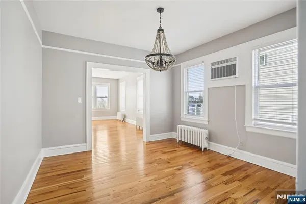 $3,200 | 105 Livingston Avenue, Unit 1, Lyndhurst, NJ 07071