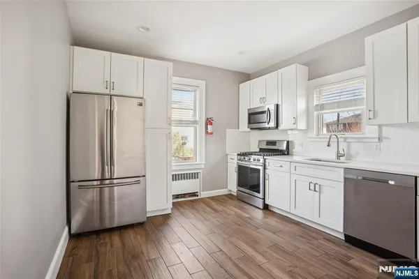 $3,200 | 105 Livingston Avenue, Unit 1, Lyndhurst, NJ 07071