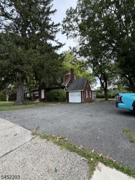 1016 Valley Road Wayne, NJ 07470 - Photo 4 of 25 Gallery Image 4