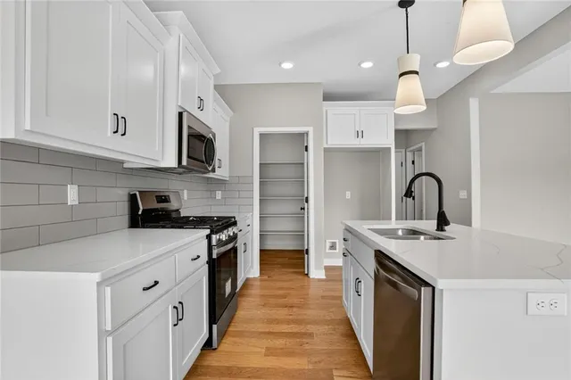 $454,999 | 16231 Giorgia Street, Parkville, MO 64152