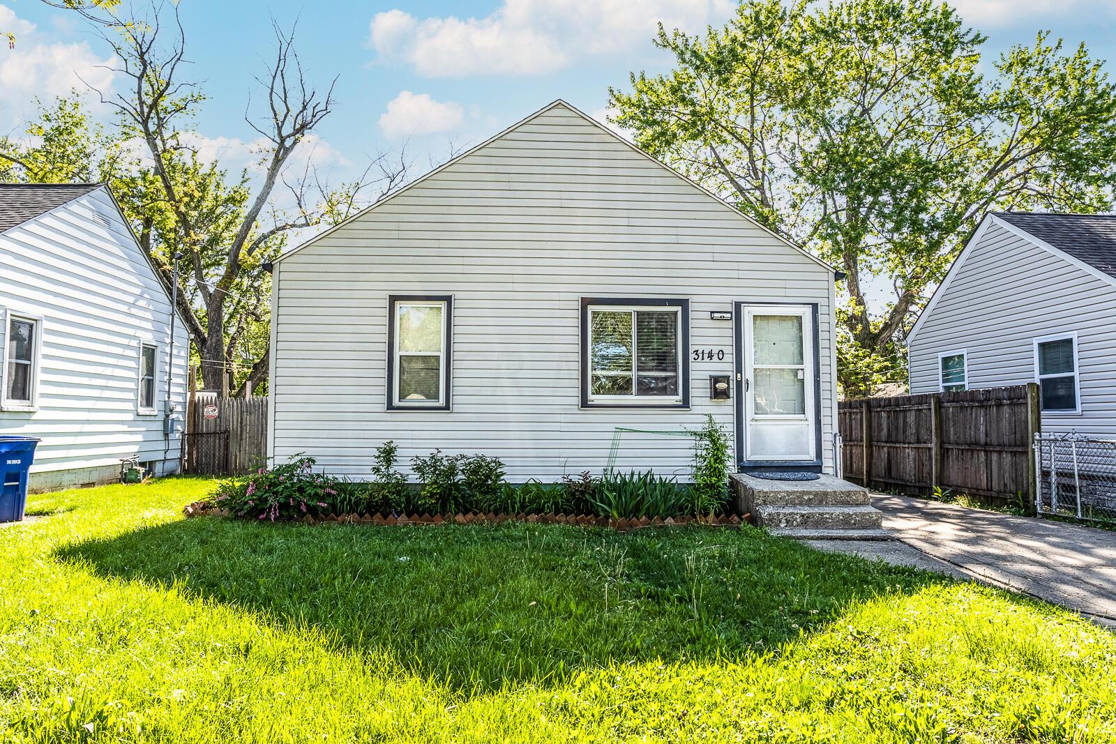 3140 Howey Road Columbus, OH 43224 - Photo 3 of 30 3140 Howey-2