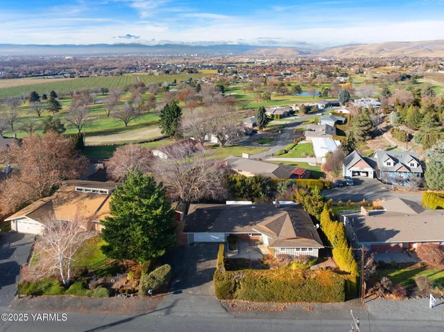 $515,000 | 620 Country Club Drive, Yakima, WA 98901