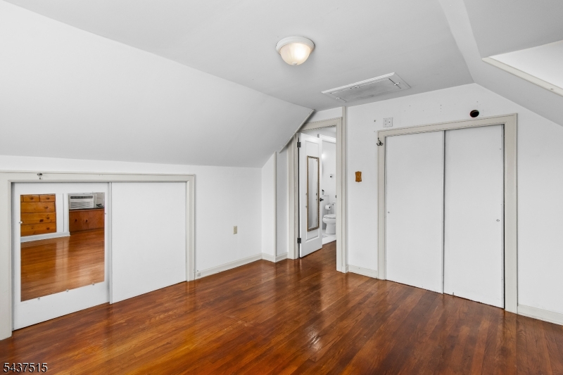 75 Lancaster Road Woodbridge, NJ 07067 - Photo 19 of 33