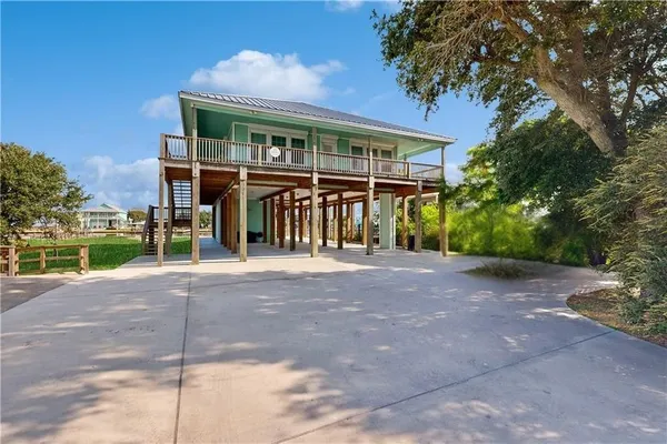 $1,375,000 | 370-374 Copano Ridge Road, Rockport, TX 78382