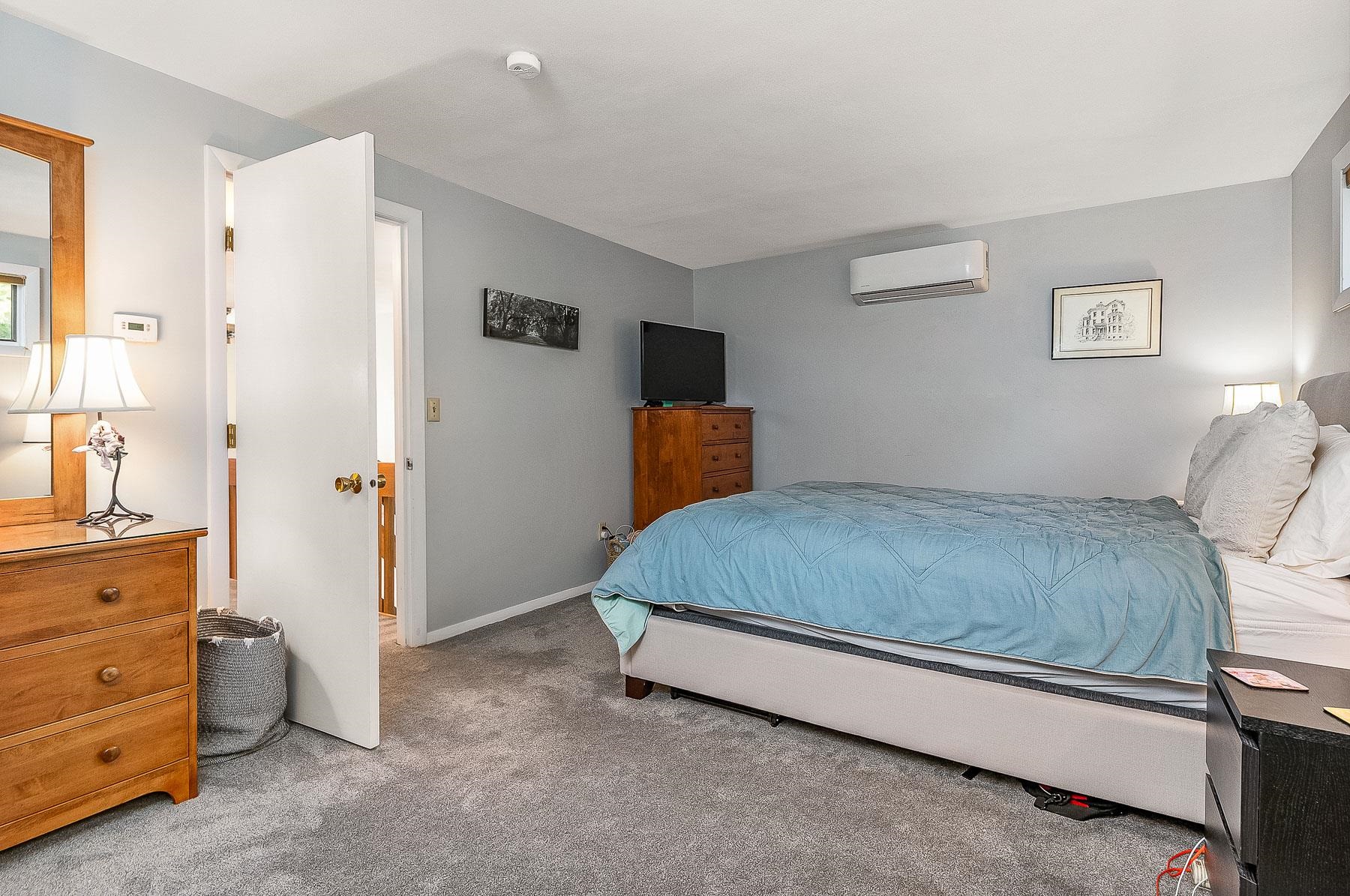 192 Winnicutt Road, Unit 3 Stratham, NH 03885 - Photo 4 of 27