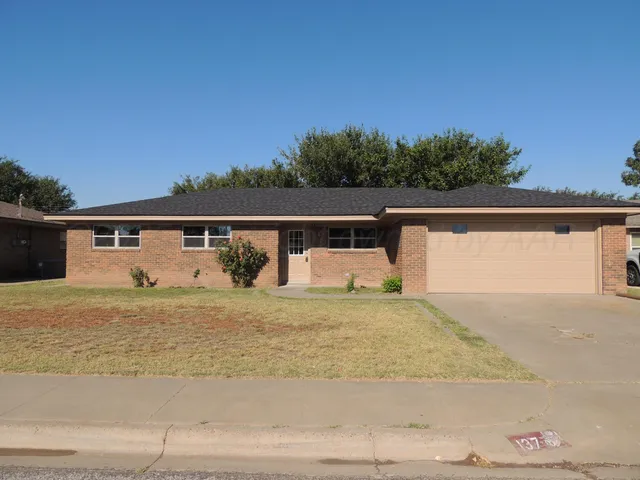 $245,000 | 137 Greenwood Street, Hereford, TX 79045