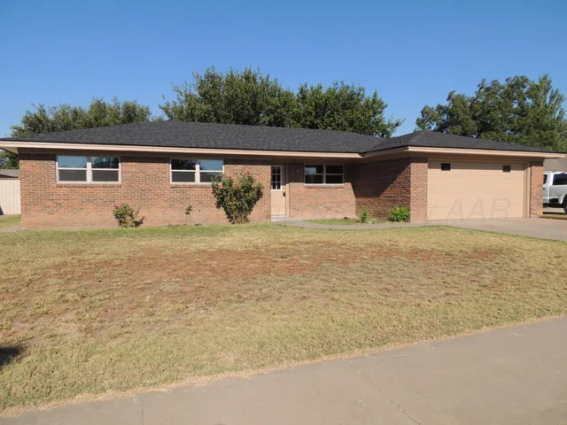 $245,000 | 137 Greenwood Street, Hereford, TX 79045