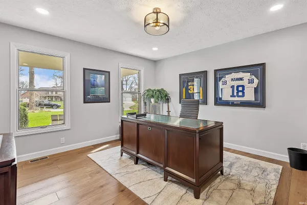 $874,900 | 3016 South Brentwood Place, Monticello, IN 47960