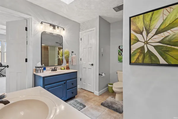 $874,900 | 3016 South Brentwood Place, Monticello, IN 47960