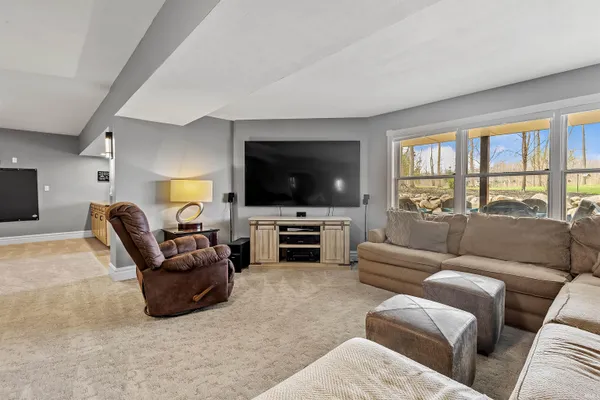 $874,900 | 3016 South Brentwood Place, Monticello, IN 47960