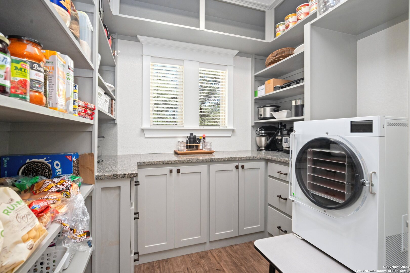 10015 Kopplin Road New Braunfels, TX 78132 - Photo 28 of 38 a utility room with sink dryer and washer
