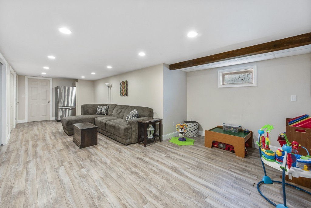 7 Edgewood Road Beverly, MA 01915 - Photo 14 of 23 Gallery Image 14