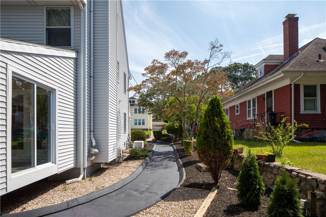62 Summer Street Westerly, RI 02891 - Photo 37 of 40