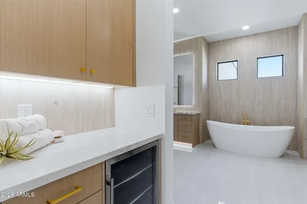 $8,999,677 | 6821 East Valley Vista Lane, Paradise Valley, AZ 85253