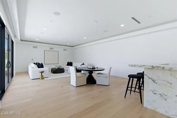 $8,999,677 | 6821 East Valley Vista Lane, Paradise Valley, AZ 85253