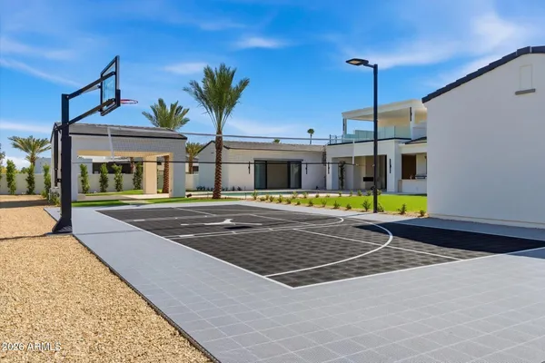 $8,999,677 | 6821 East Valley Vista Lane, Paradise Valley, AZ 85253