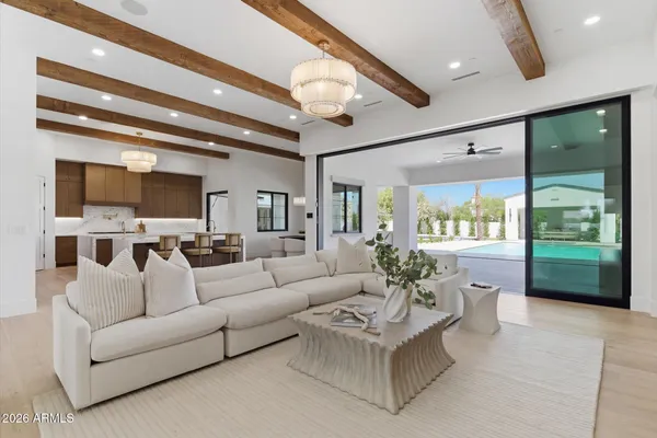 $8,999,677 | 6821 East Valley Vista Lane, Paradise Valley, AZ 85253