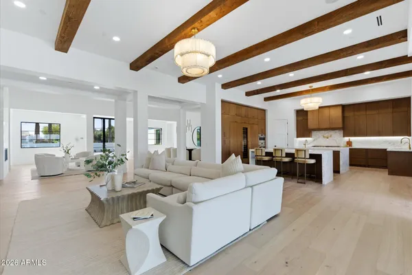 $8,999,677 | 6821 East Valley Vista Lane, Paradise Valley, AZ 85253