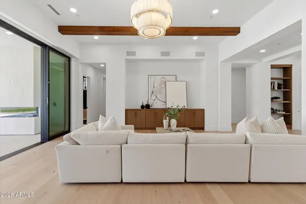 $8,999,677 | 6821 East Valley Vista Lane, Paradise Valley, AZ 85253