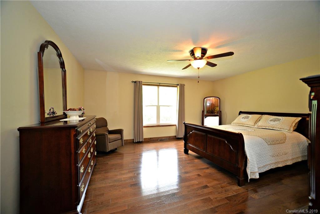 245 Becky's Lane Mill Spring, NC 28756 - Photo 9 of 30 Gallery Image 9