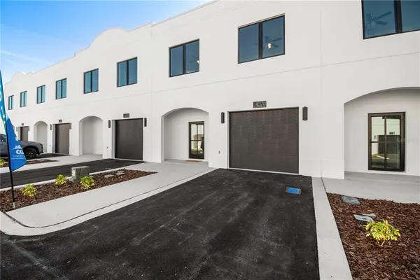 $325,000 | 4348 Cambio Gdns Court, Tampa, FL 33610