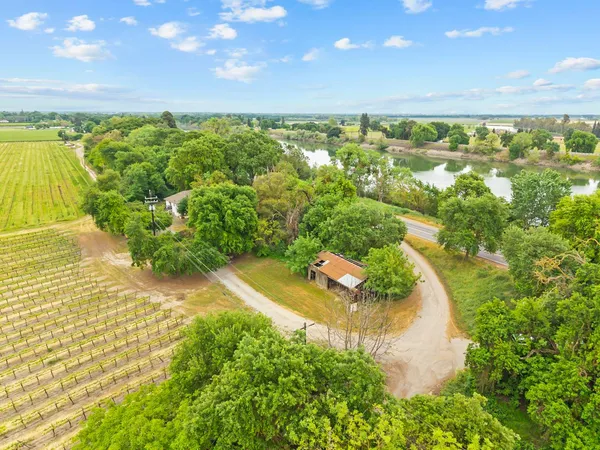 $999,000 | 53020 South River Road, Clarksburg, CA 95612