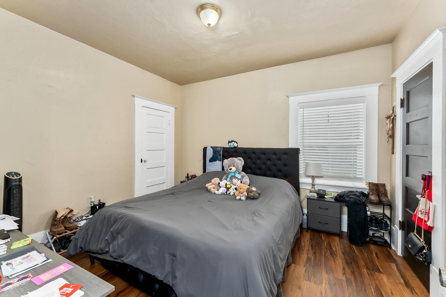 53020 South River Road Clarksburg, CA 95612 - Photo 22 of 42 a bedroom with a bed and a dresser