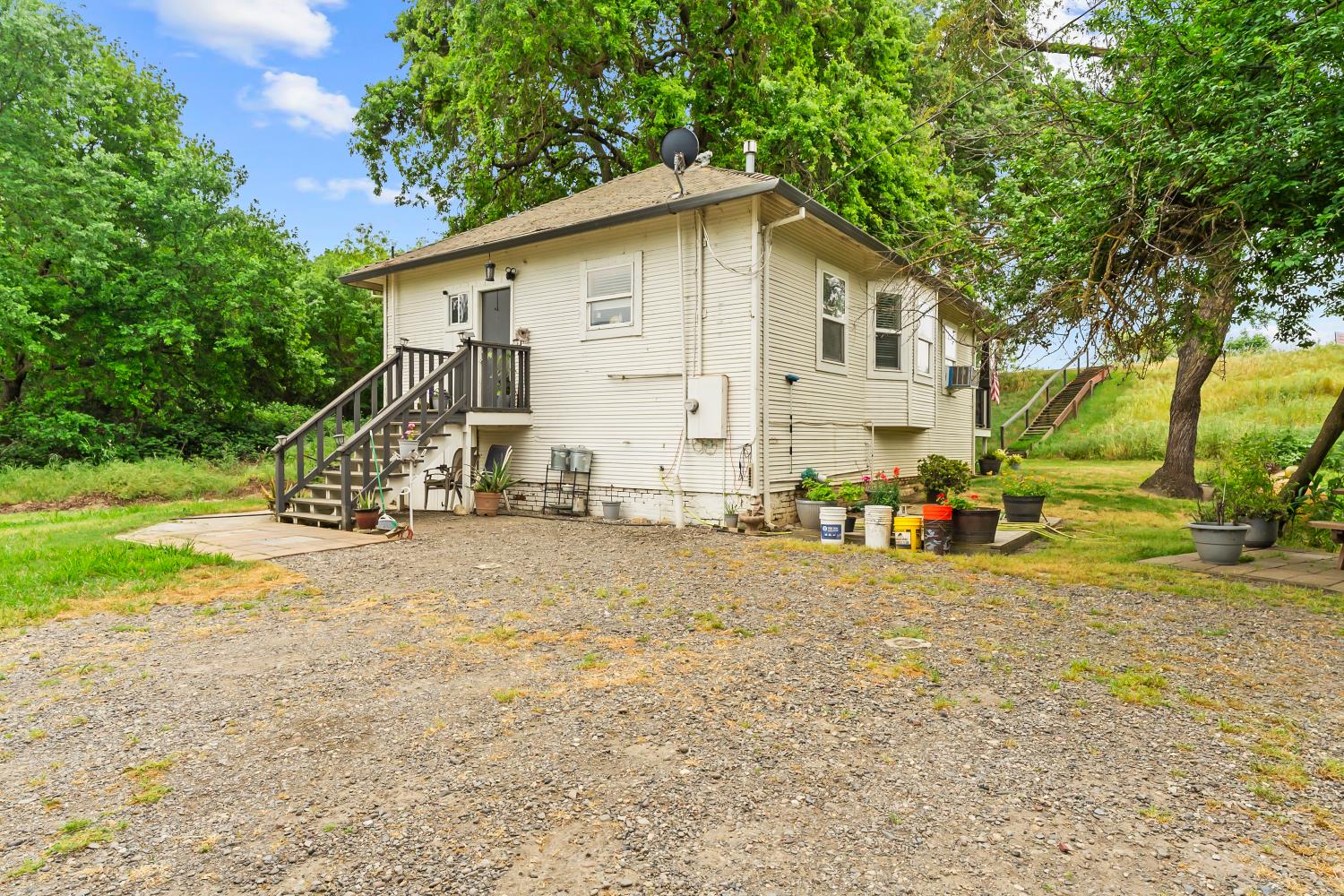 53020 South River Road Clarksburg, CA 95612 - Photo 37 of 42 a view of a house with backyard
