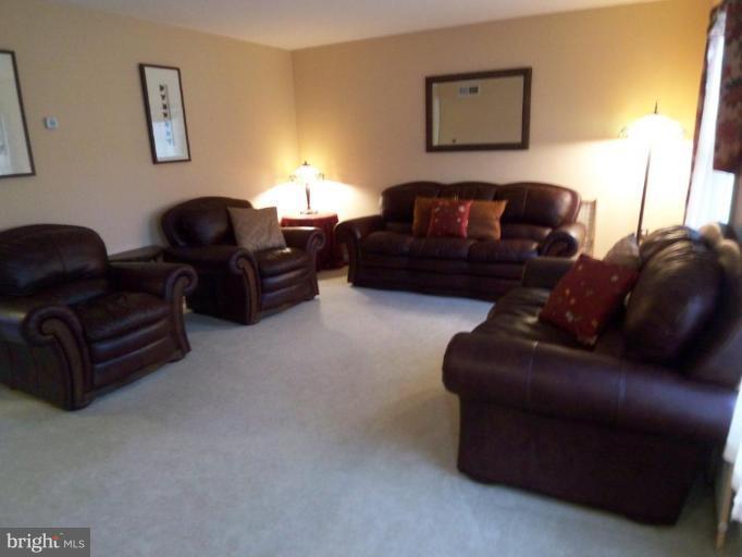 110 Asbury Road Winchester, VA 22602 - Photo 10 of 26 Living Room