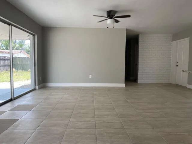 $3,100 | 200 Northeast 43rd Street, Deerfield Beach, FL 33064