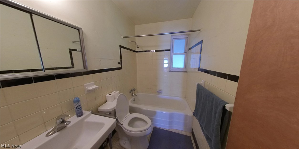 32819 Baldwin Road Solon, OH 44139 - Photo 5 of 11