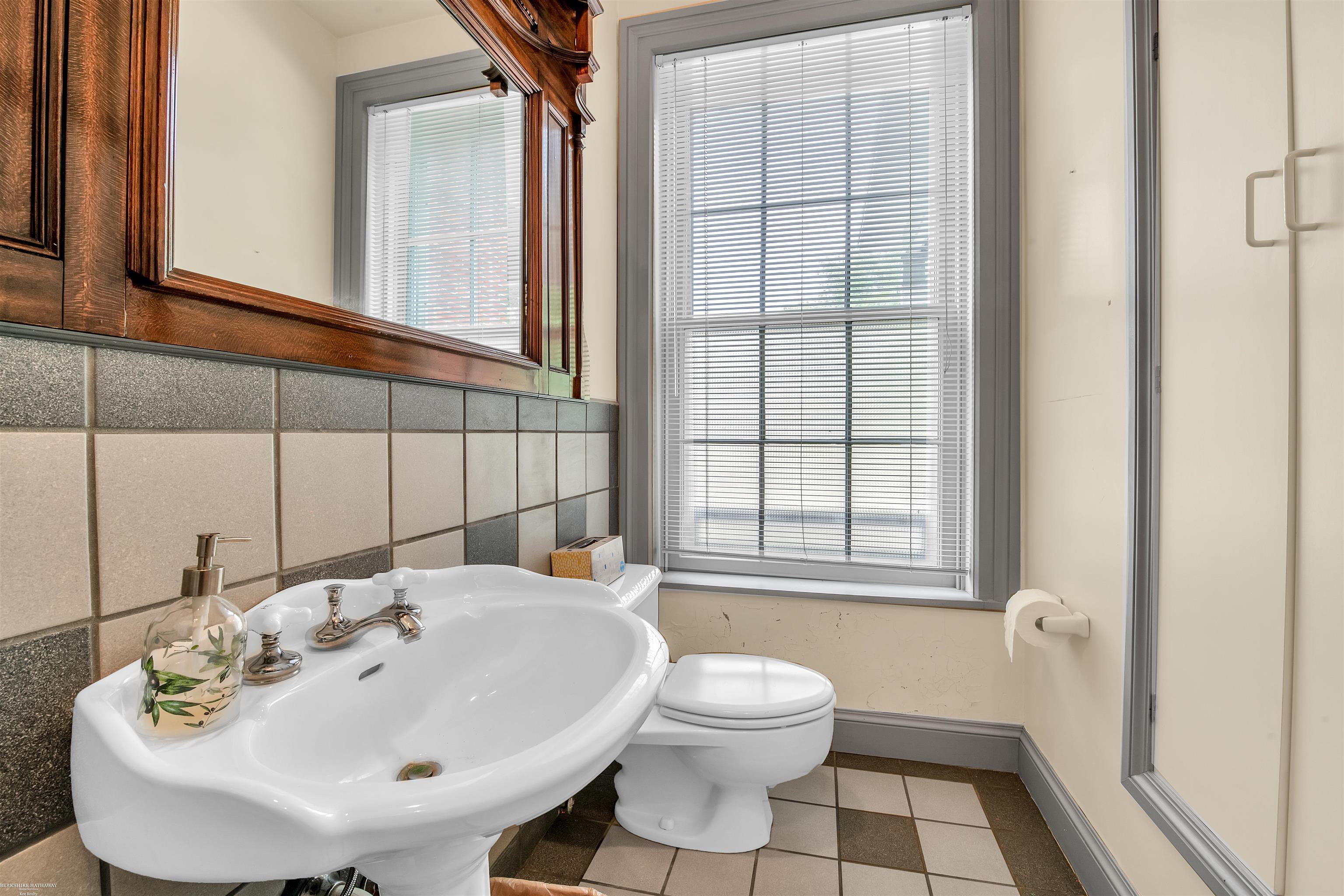 240 Minot Street Romeo, MI 48065 - Photo 30 of 57 50084343-30.JPG