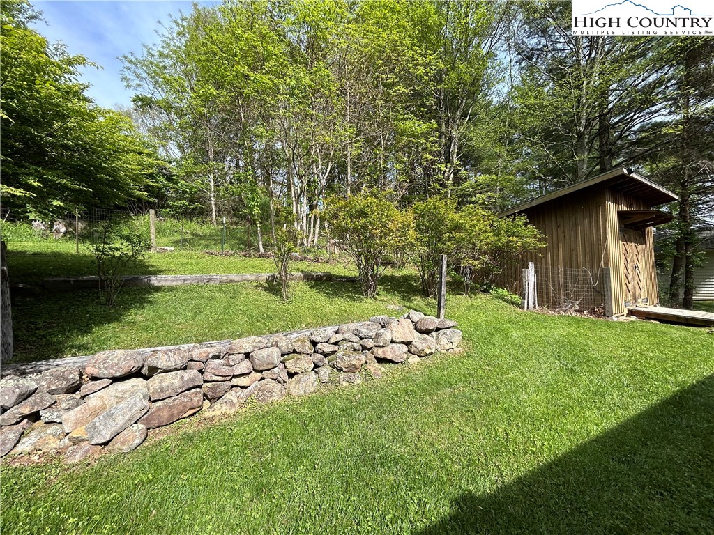 112 Knoll Drive Boone, NC 28607 - Photo 4 of 22