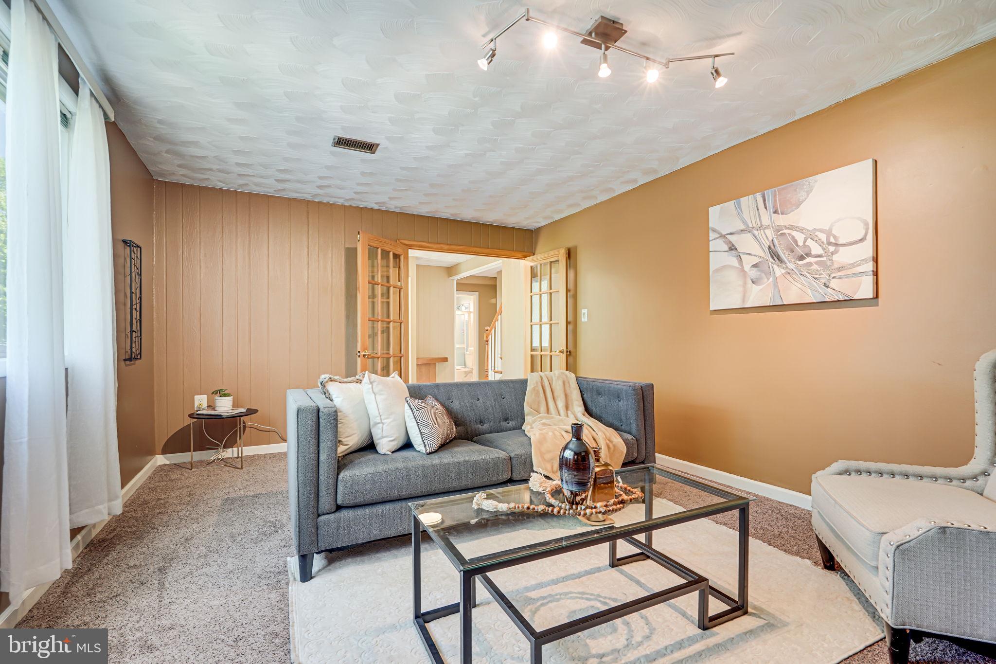 9810 Cherry Tree Lane Silver Spring, MD 20901 - Photo 5 of 43