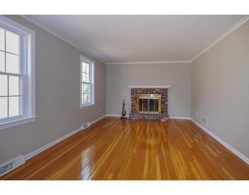 36 Gilmore Road Southborough, MA 01772 - Photo 8 of 23 Gallery Image 8