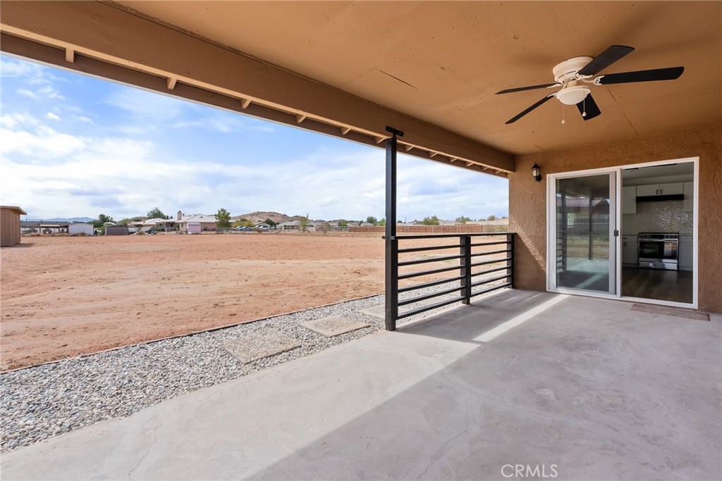 20631 Zuni Road Apple Valley, CA 92307 - Photo 22 of 25 a view of a sky from a balcony