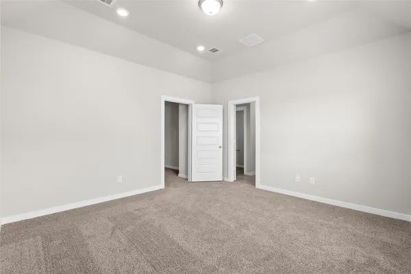 $2,325 | 594 Avisa Drive, Kemah, TX 77565