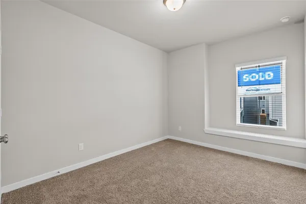 $2,325 | 594 Avisa Drive, Kemah, TX 77565