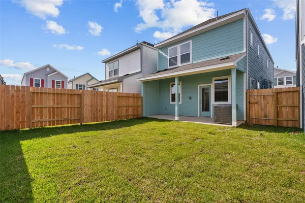 $2,325 | 594 Avisa Drive, Kemah, TX 77565