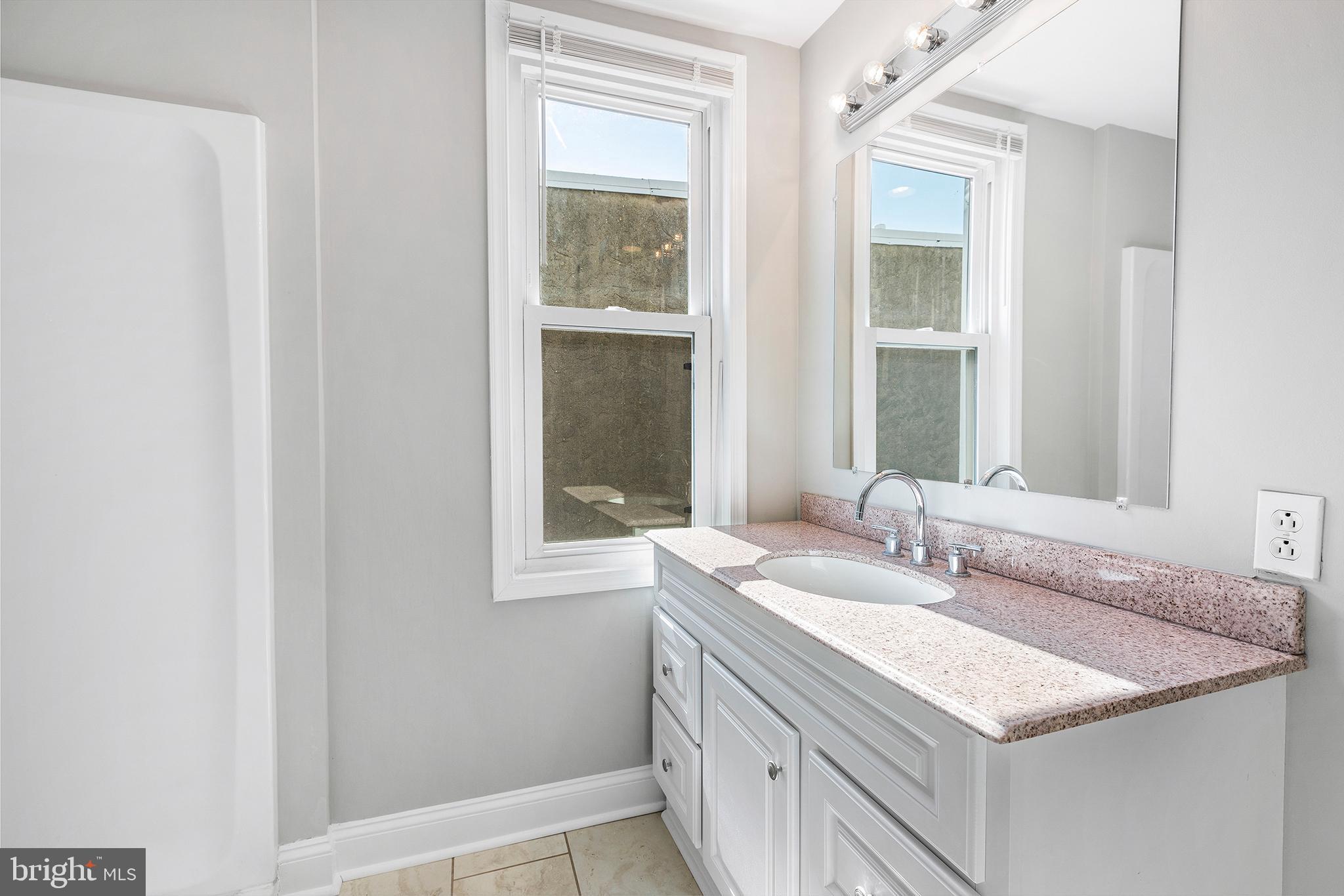 912 Reed Street Philadelphia, PA 19147 - Photo 16 of 20 Gallery Image 16
