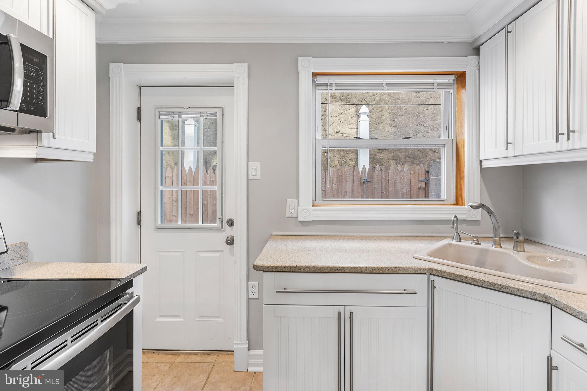 912 Reed Street Philadelphia, PA 19147 - Photo 8 of 20 Gallery Image 8