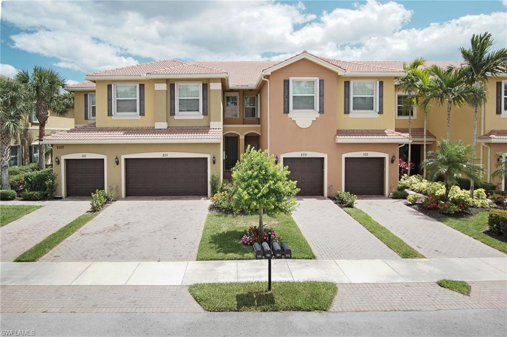 6505 Monterey Point, Unit 101 Naples, FL 34105 - Photo 3 of 27 Gallery Image 3