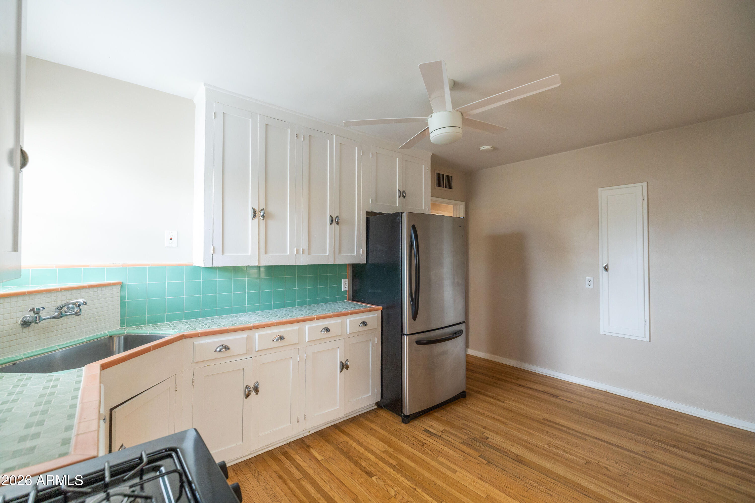 2207 North Edgemere Street Phoenix, AZ 85006 - Photo 21 of 50 Edgemere-24