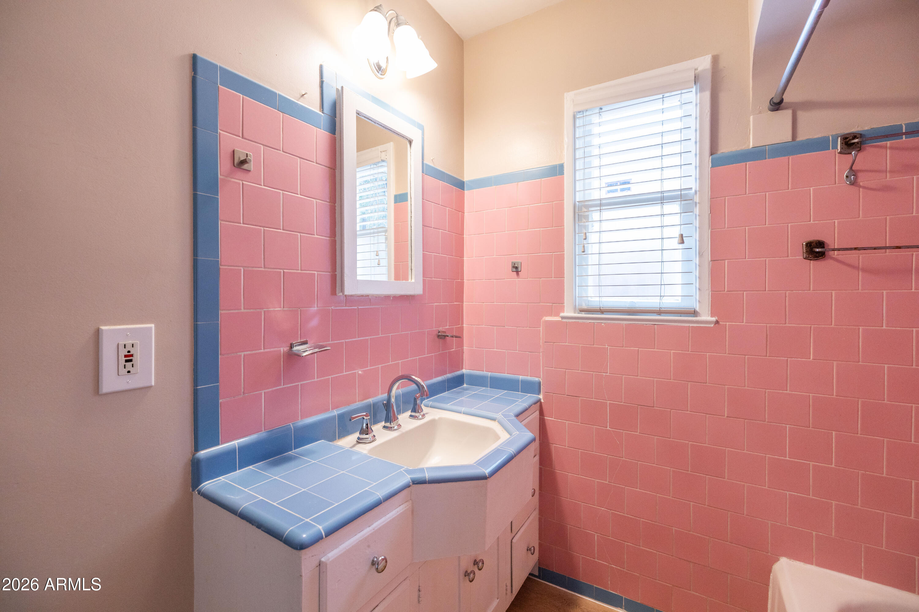 2207 North Edgemere Street Phoenix, AZ 85006 - Photo 35 of 50 Edgemere-39