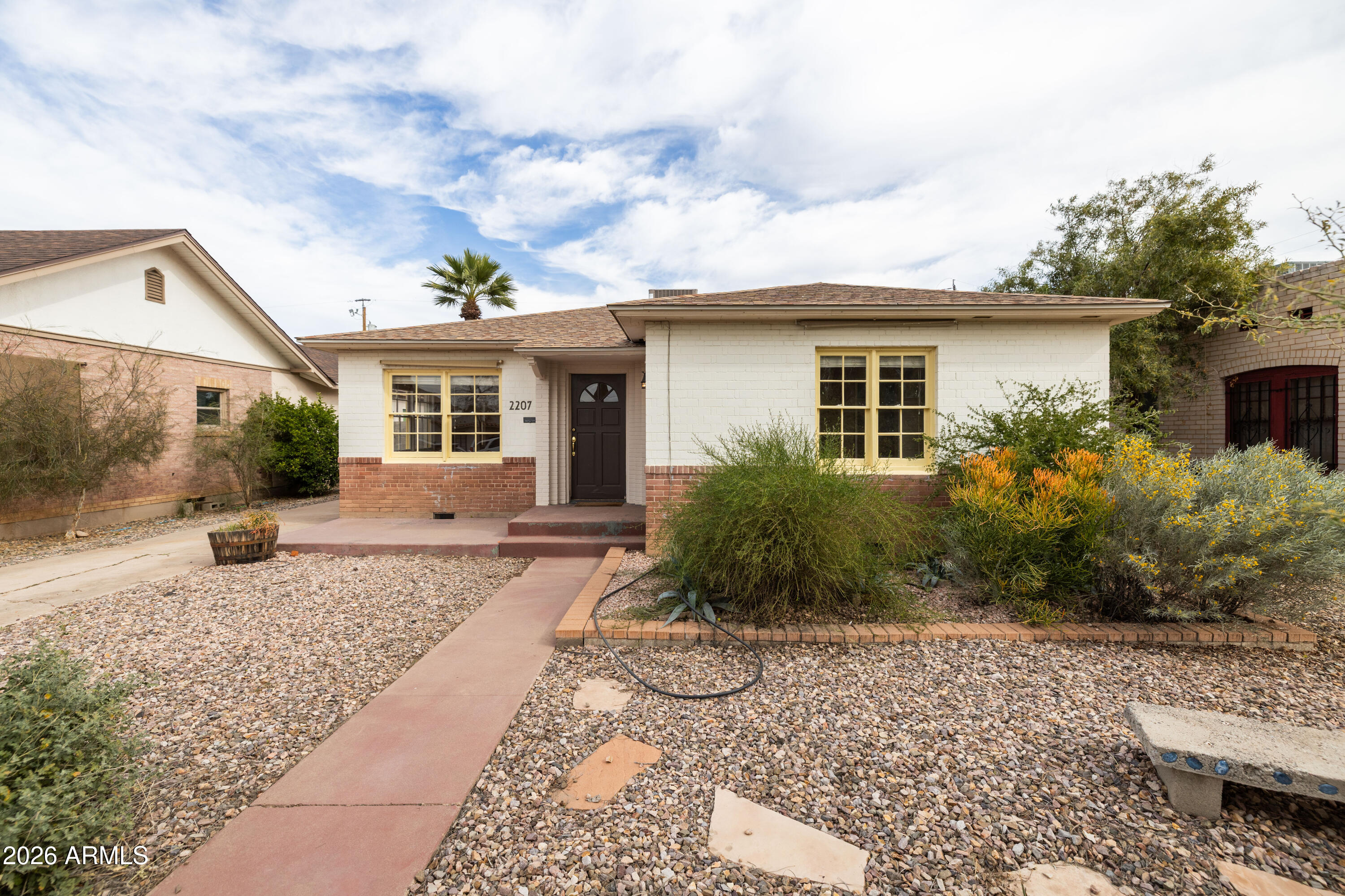 2207 North Edgemere Street Phoenix, AZ 85006 - Photo 4 of 50 Edgemere-5