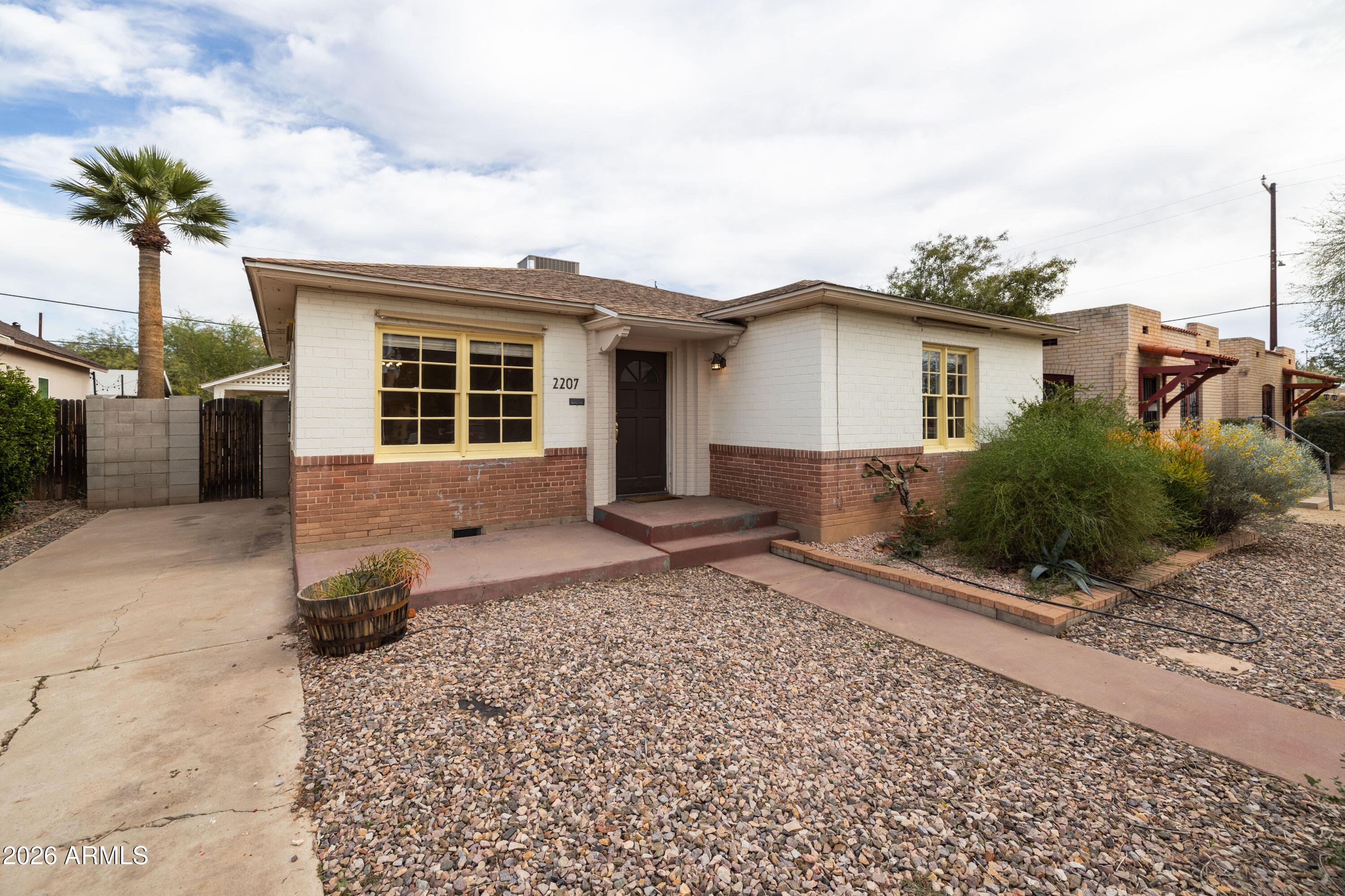2207 North Edgemere Street Phoenix, AZ 85006 - Photo 7 of 50 Edgemere-8