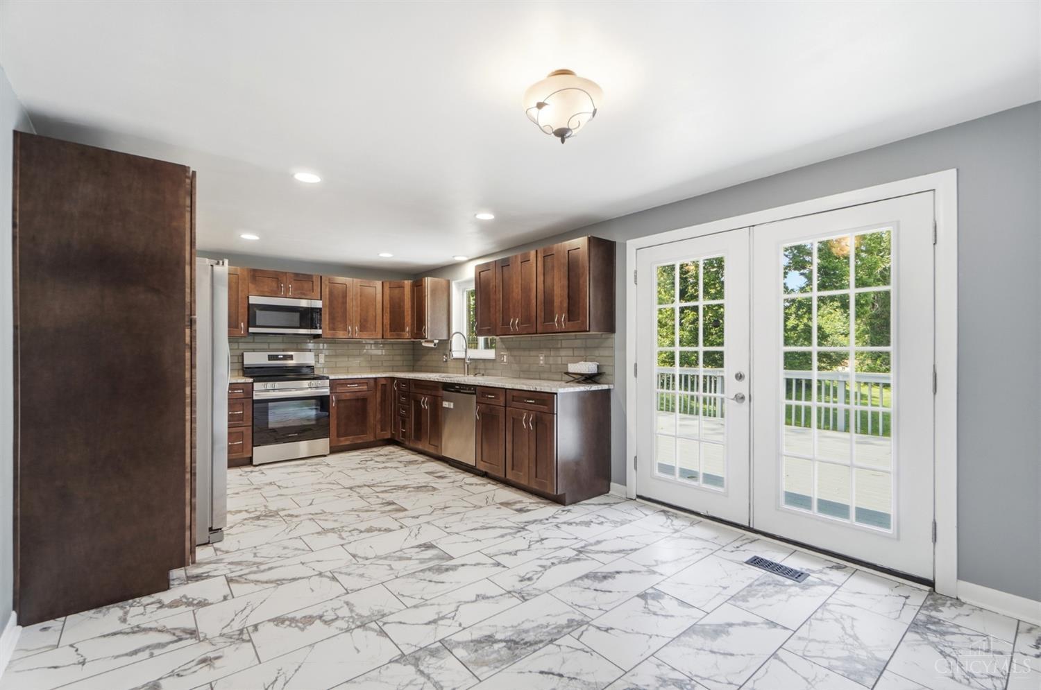 3331 Mt Carmel Road Cincinnati, OH 45244 - Photo 15 of 53