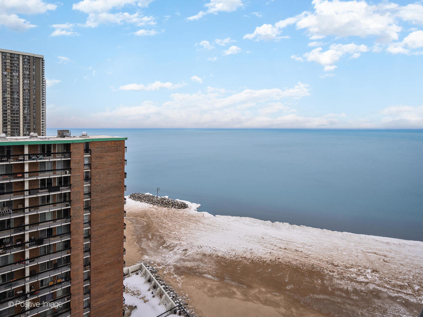 5855 North Sheridan Road, Unit 17D Chicago, IL 60660 - Photo 17 of 18 a view of a building with sky view